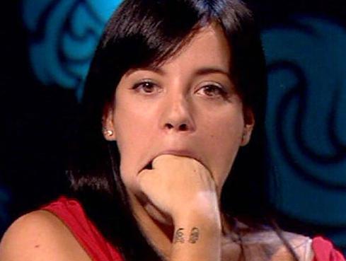 lily-allen-fist