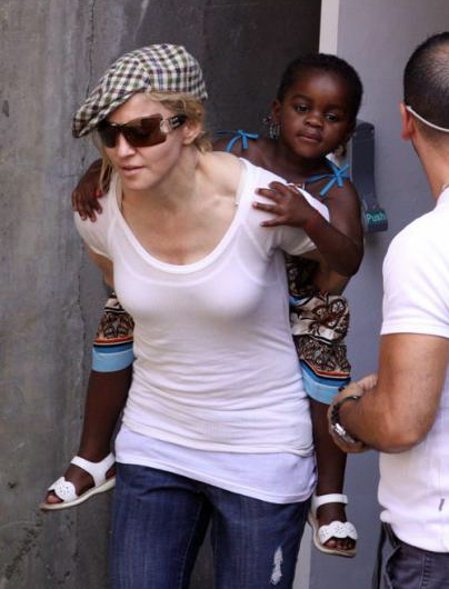 madonna-and adopted daughter Mercy