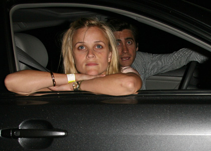 reese-witherspoon-jake-gyllenhaul-hollywood bowl