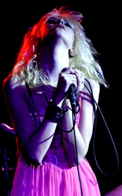 taylor-momsen-sweet 16