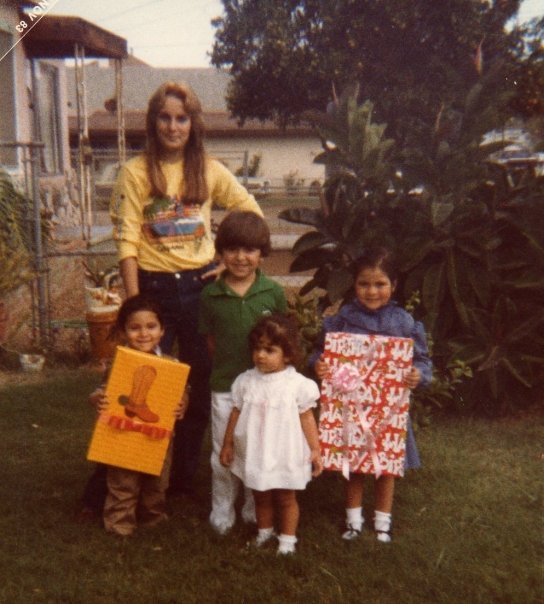 La Coacha as a little girl, kid, baby