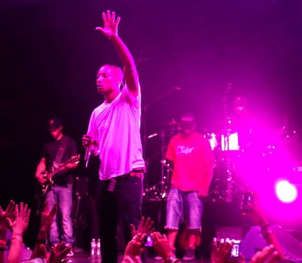 pharrell-williams-N.E.R.D on stage