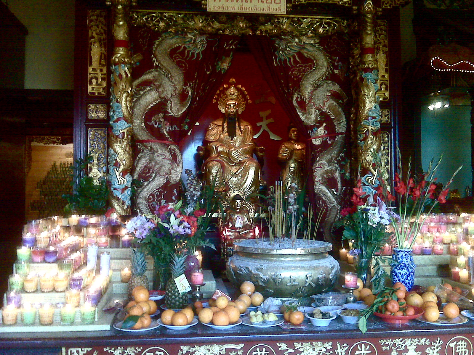 chinese-temple-in-chinatown